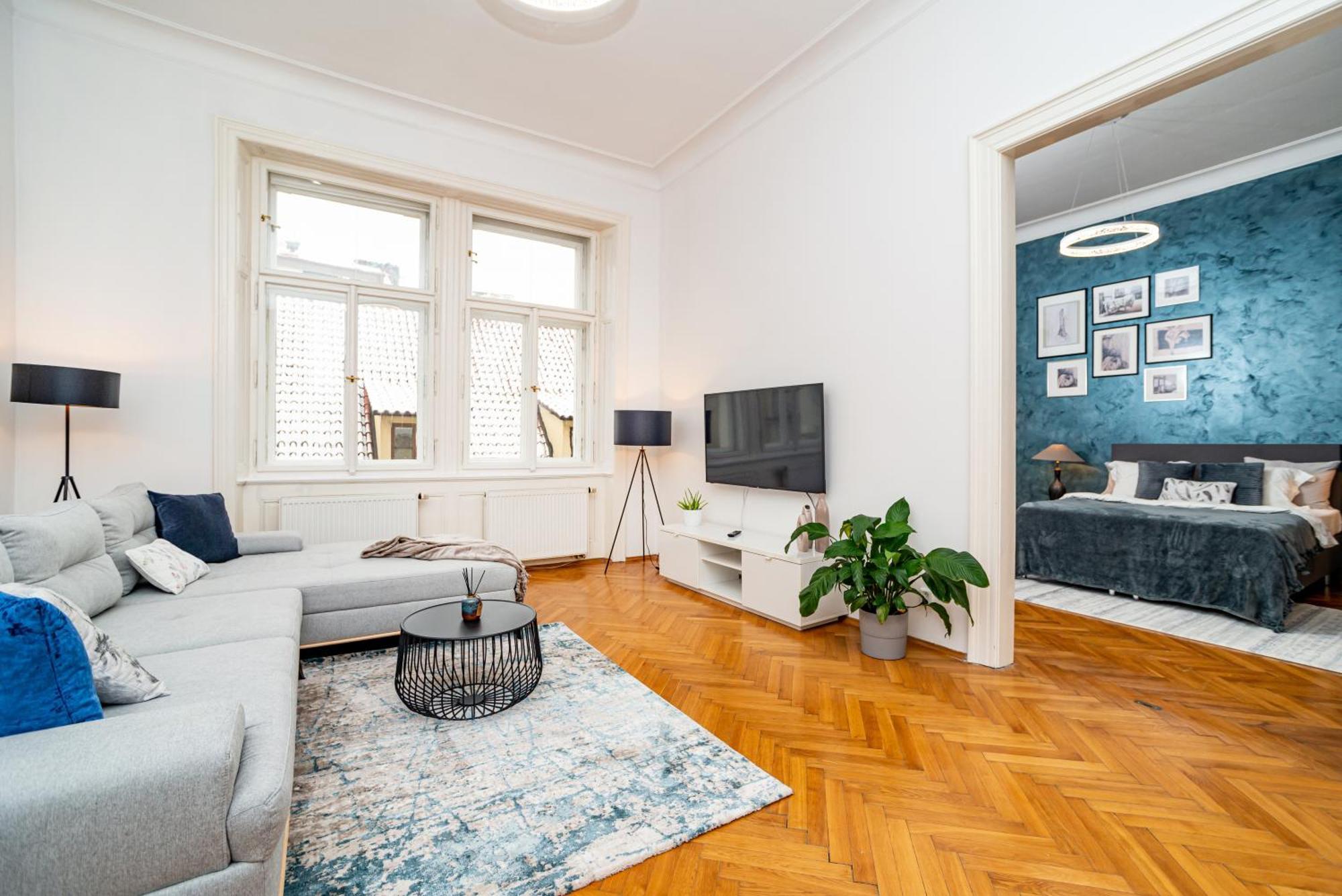 Spacious Two-bedroom In Old Town Appartamento *