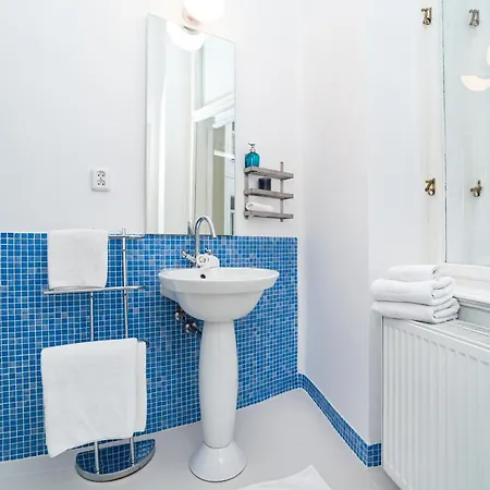 Spacious Two-Bedroom Apartment In Old Town Praga Esterno foto