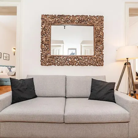 Spacious Two-Bedroom Apartment In Old Town Praga Esterno foto