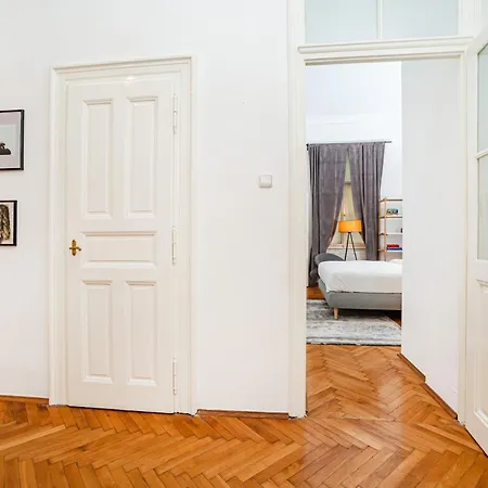 Spacious Two-Bedroom Apartment In Old Town Praga Camera foto