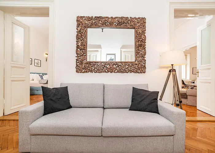 Spacious Two-Bedroom Apartment In Old Town